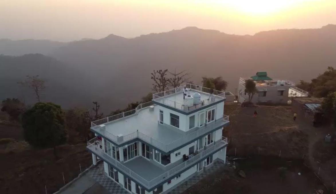 Mayur Home Stay, Morni Hills エクステリア 写真