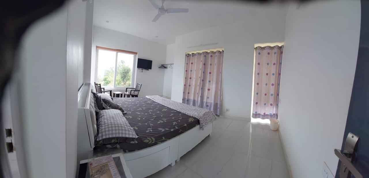 Mayur Home Stay, Morni Hills エクステリア 写真