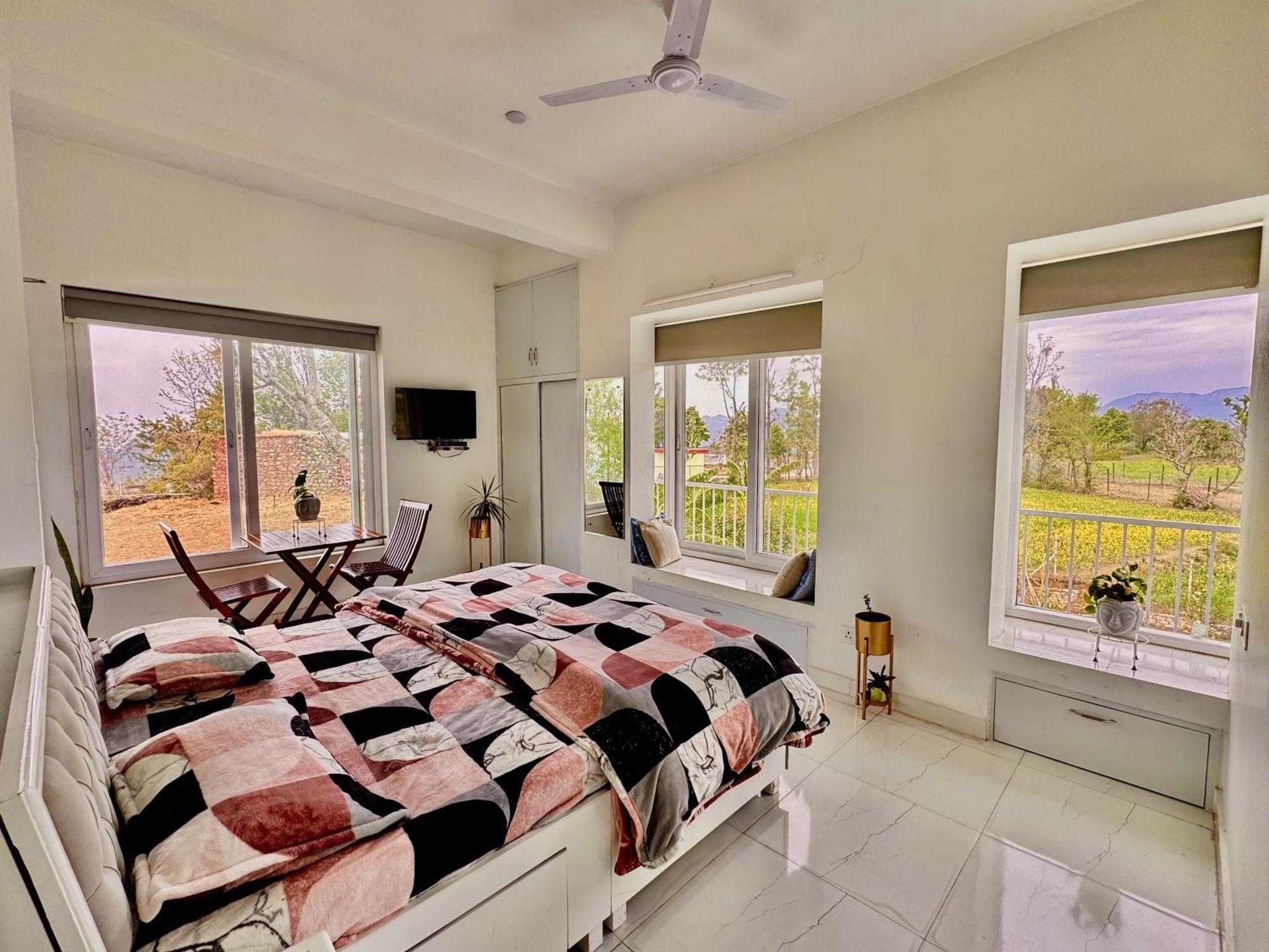 Mayur Home Stay, Morni Hills エクステリア 写真